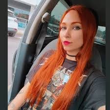 Laura Heyn's Instagram, Twitter & Facebook