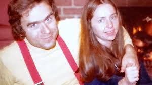 Elizabeth Kendall, czyli dziewczyna Teda Bundy'ego. Po latach opowiedziała  o życiu z seryjnym mordercą