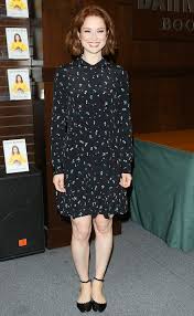American actress and model ellie kemper is a celebrity known for her work in movies and television shows. Ellie Kemper Has A Soulcycle Obsession People Com