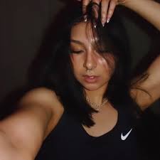 I want to have another photo shoot for fun 🎀 please somebody use me as  your muse 😭