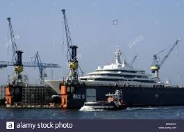 Abramovich is no stranger to dubrovnik, in fact he has been a regular visitor to the city for the past decade. Abramovich Yacht Stockfotos Und Bilder Kaufen Alamy