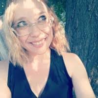 Amanda Lindstrom's Instagram, Twitter & Facebook