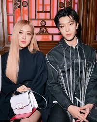 Chinese Celebrity Fan Chengcheng Shares A Photo With Blackpink S Rose And People Are Loving The Visual Explosion Blackpink Blackpink Rose Blackpink Photos