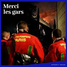 Merci Les Gars Courage Notredame Paris Notredameparis Notredamedeparis Notre Dame De Paris En Feu Merci Pompiersdepari Gars Notre Dame De Paris Paris