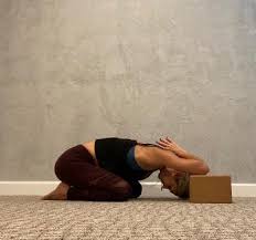 9 minutes of chair yoga is enough to relax your muscles after a long day at your desk. Pose Itively Yoga Is A Studio In Belleville Il Which Has A Wide Variety Of Classes Power Flow Vinyasa Slow Flow Vinyasa Restorative Yin Yoga Nidra Guided Meditation Yin And Yang Chair Yoga