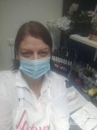 Tóth Bernadett műkörmös