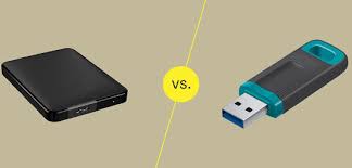Nên mua USB hay ổ cứng ngoài? Loại nào dùng tốt hơn? - META.vn