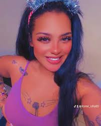 Isha Vargas's Instagram, Twitter & Facebook