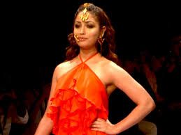 Image result for yami gautam in action jackson blue saree