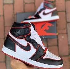 Air Jordan 1 Bloodline In 2020 Air Jordans Nike Air Air Jordan Basketball Shoes