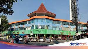 Pasar kliwon kudus bth karyawan. Pedagang Kudus Keberatan Pasar Tutup Saat Jateng Di Rumah Saja Rugi Miliaran
