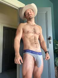 TW Pornstars - Max Small. Twitter. If my package was dating... my penis  would be the one in. 5:02 AM - 7 Apr 2023