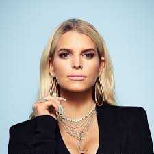 El secreto de mil millones de dólares de Jessica Simpson: 'Ser subestimado  es un superpoder'