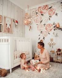 Bebek Beklemenin En Keyifli Kisimlarindan Biri Tabii Ki Odasini Hazirlamaktir Tasariminda En Dikkat Edilme Bebek Odasi Tasarimi Cocuk Odasi Kiz Bebek Odalari