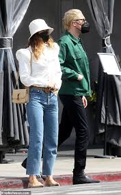 Actress lily james has moved on from married man dominic west. Lily James And Her Newly Blond Rocker Boyfriend Michael Shuman Look Frosty During Outing In La Everydays News