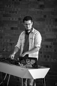 Der profi für den passenden musikalischen rahmen ihrer feier. Dj Tobzn Event Und Hochzeits Dj Der Neuen Generation Weddchecker