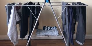 It can be folded in half depending on the amount of laundry, and when not in use, it can be folded and stored in a narrow gap. Best Drying Racks For Clothes In 2021