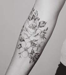12.tatouage avant bras fleur anémones rouges. Idee Tattoo Fleurs De Pivoine Avant Bras Femme Tatouage Femme