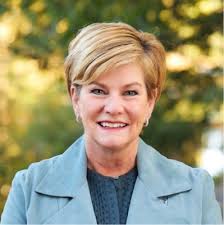 🎉 Sunflower is excited to announce the promotions of Katelyn Dickinson to  manager of human resources and Shelbi Wiles to manager of communications!  Since joining Sunflower in 2020, Katelyn…