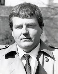 Daniel morgan photos appears in: Business Partner Of Private Detective Found Dead In 1987 Is Seen Strolling With Victim S Lover Daily Mail Online