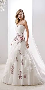 36 Pretty Floral Wedding Dresses For Brides Wedding Forward Bridal Dresses Wedding Dress Trends Colored Wedding Dresses