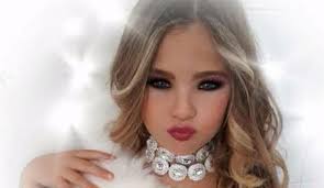 La foto de una niña maquillada para el carnaval infantil acaba en los  juzgados