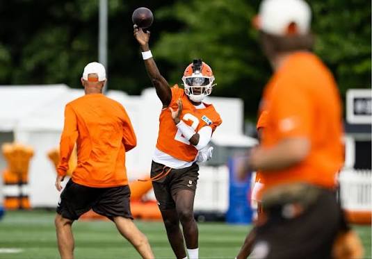 Todd Monken said Shedeur Sanders will run the first-team offense today  after Deshaun Watson opened camp with the ones on Wednesday. And Sanders  won't be the only one switching between units; rookies