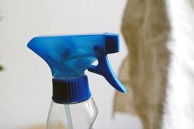 Fettflecken entfernen bei polstermöbeln da polstermöbel nicht einfach waschbar sind, gehen sie folgendermaßen vor: Fettflecken Entfernen Egal Ob Auf Dem Sofa Oder Der Kleidung Herdanschliessen De