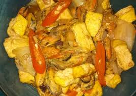 Kupas jahe, cincang halus bawang putih, iris bawang bombay, potong daun bawang dan cabai merah. Begini Cara Membuat Tumis Kerang Tahu Pedas Anti Gagal Resep Dapur Mama