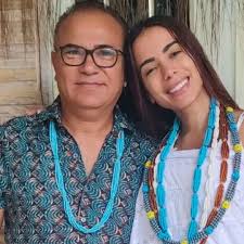 Quem é o pai de santo da Anitta que apoia Bolsonaro