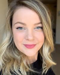 Lanie Carter's Instagram, Twitter & Facebook