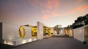 This is a lovely mansion based of a beautiful mansion in beverly hills, there are two different versions you can get, air and water, air has an underground garage and disco floor, but no the best place for a getaway especially you are alone house includes: Inside The 500 Million Giga Mansion Boom Architectural Digest