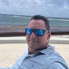 Proud to co-host the 51st Annual Winterfest Parade last evening with Kitty  McGowan. The waterways were festooned in good spirit. A Fort Lauderdale  tradition.