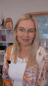 Would you like to know more about the angels and how to tune into their  powerful guidance and support? Would you like to strengthen your intuitive  gifts to connect and ding out