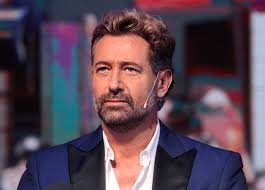 Gabriel Soto fue hospitalizado de emergencia, se reporta delicado; así  reaccionó su novia Irina Baeva