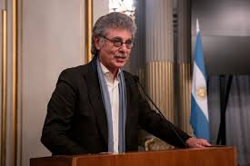 A fragment of an interview by la nación to silvia gold and hugo sigman. Hugo Sigman El Hombre Que Vacunara A Latinoamerica Contra La Covid 19 Sociedad El Pais