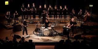 Ein fm4 doppelzimmer vom ostermontag 2009 die österreichische autorin friederike mayröcker ist am freitag im alter von 96 jahren in wien gestorben. Die Fm4 Radiosession Mit Son Lux Als Video In Voller Lange Fm4 Orf At