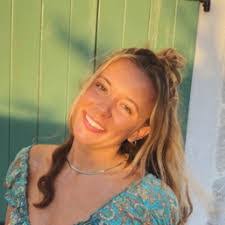 Hannah Simmonds's Instagram, Twitter & Facebook