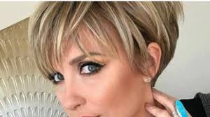 La coupe asymétrique est tout simplement un côté plus court que l'autre. Super Coiffure 2020 Home Facebook