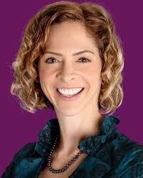 Michelle Pearce's Instagram, Twitter & Facebook