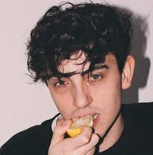 Ha avuto una storia con un ragazzo. Michele Bravi Incidente Amici Eta Altezza Canzoni