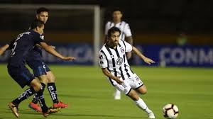 Pero, uno de los triunfos más recordados por los hinchas cruzados es el de 2015. Colo Colo Recibe A La Uc De Ecuador Con La Mision De Sellar Su Avance En Copa Sudamericana Alairelibre Cl