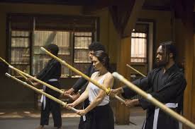 Финн джонс, джессика хенвик, джессика строуп и др. Geek Review Marvel S Iron Fist Netflix Geek Culture