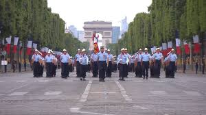 Le défilé militaire du 14 juillet sur les champs elysées cette année a mis à l'honneur l'europe de la défense. 14 Juillet 2019 Les Images Des Sapeurs Pompiers Lors Du Defile Militaire A Paris Youtube