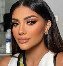 Diánna Henrietta Tóth (dinnahenrietta)