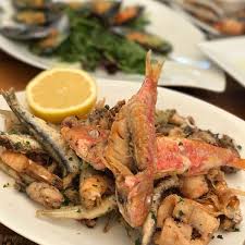 At The End Of The Croisette Aurelie De Villeneuve Says Fred L Ecailler Offers Fine Dining And Charming Outdoor Seating Overloo Fine Dining Food Petanque Court