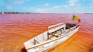 Wenn die sonne scheint, erstrahlt ein see in melbourne in grellem pink. Lac Rose Der Rosa See Lac Retba Des Senegals Mit Mehr Salz Als Im Toten Meer My Travelworld