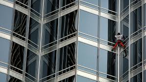 Robert alain is a canadian lawyer practising in montreal, quebec, canada. Alain Robert Climbs World S Tallest Building Burj Khalifa The World From Prx