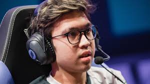 LoL: Team is criticized for not supporting an autistic teenager enough