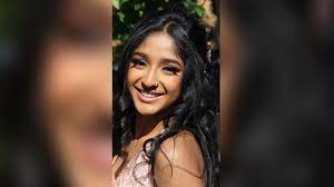 Born 28 december 2001) is a canadian actress known for her leading role in the netflix teen comedy series never have i ever (2020). Mindy Kaling Casts Toronto Area Teen Maitreyi Ramakrishnan In New Netflix Series Huffpost Canada Life